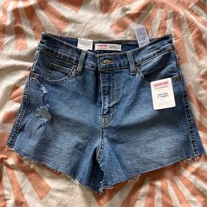NWT LEVIS DENIM SHORTS